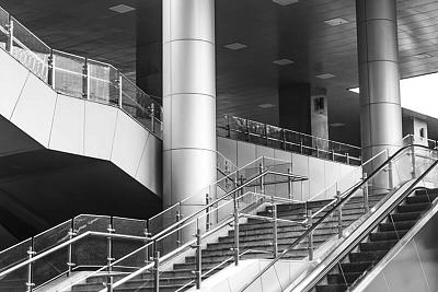 Особенности монтажа нержавейки: от резки до финишной обработки