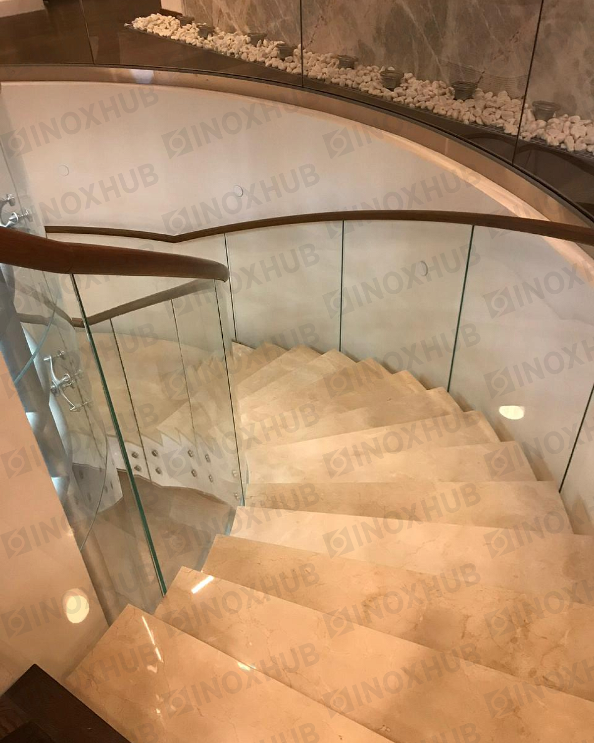 Проект лестничные перила в частных домах ООО "Альбион Гласс"