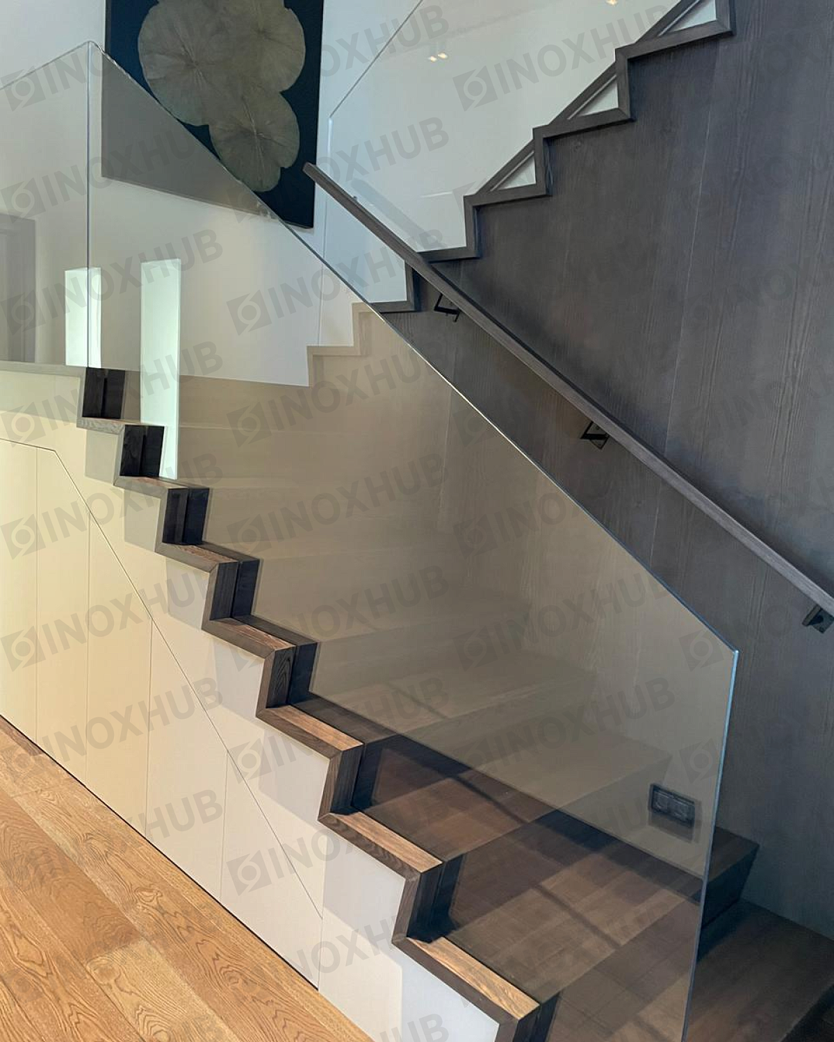 Проект лестничные перила в частных домах ООО "Альбион Гласс"